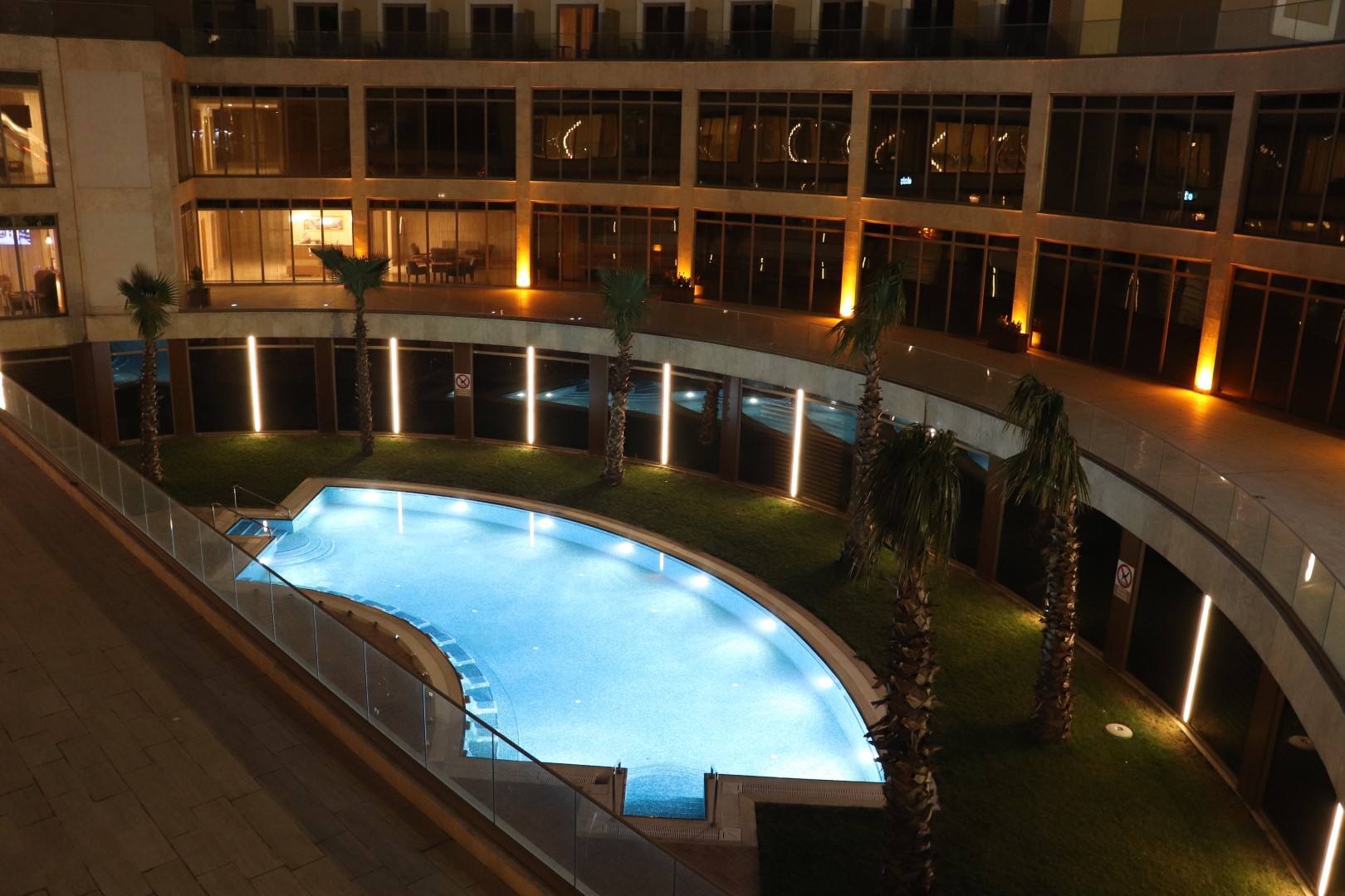 Outdoor thermal pool